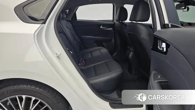 Kia The New K3 2nd generation 2022 Белый из Кореи, фото 3