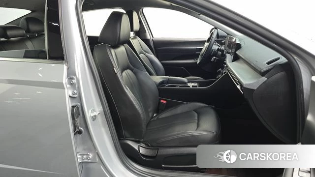 Hyundai Sonata D Edge (DN8) 2024 Серебристо-серый из Кореи, фото 3