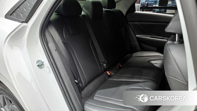 Hyundai The New Avante Hybrid (CN7) 2024 Белый из Кореи, фото 3