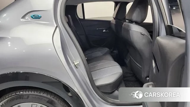 Peugeot e-208 second Generation 2022 Серый из Кореи, фото 3