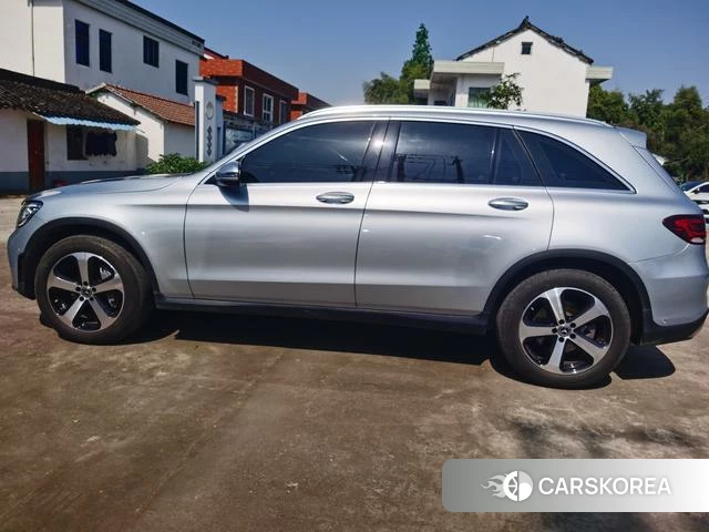 Mercedes-Benz GLC 2023 Серебристо-серый из Китая, фото 3