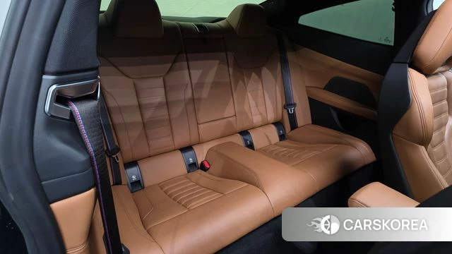 BMW 4 Series (G22) 2022 Темно-зеленый из Кореи, фото 3