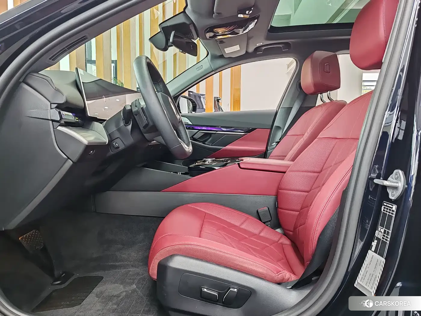 BMW 5 series 2025 Черный из Китая, фото 3