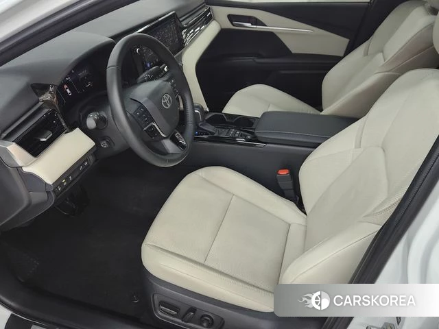 Toyota Camry (XV80) 2025 Белый из Кореи, фото 3