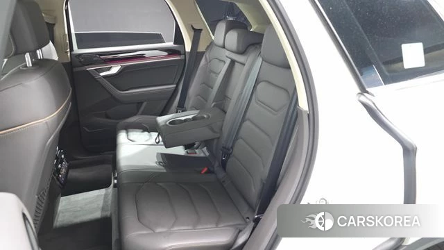 Volkswagen Touareg 3rd generation 2020 Белый из Кореи, фото 3