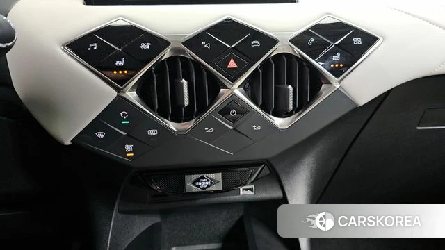 Citroen / DS DS3 Crossback 2022 Цвет галактики из Кореи, фото 3
