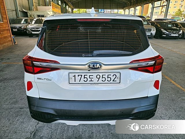 Kia Seltos 2021 Белый из Кореи, фото 3