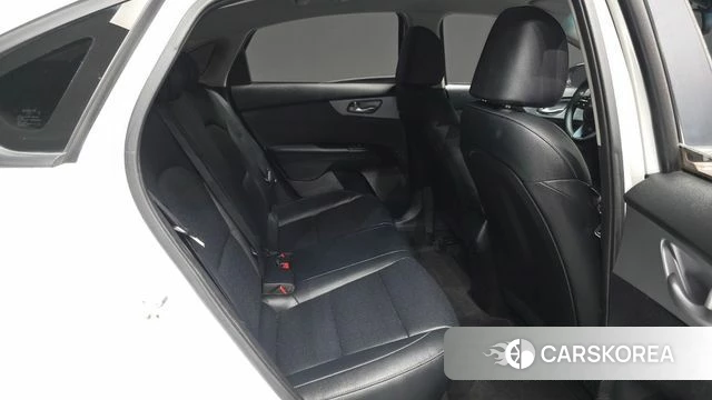 Kia The New K3 2nd generation 2022 Белый из Кореи, фото 3