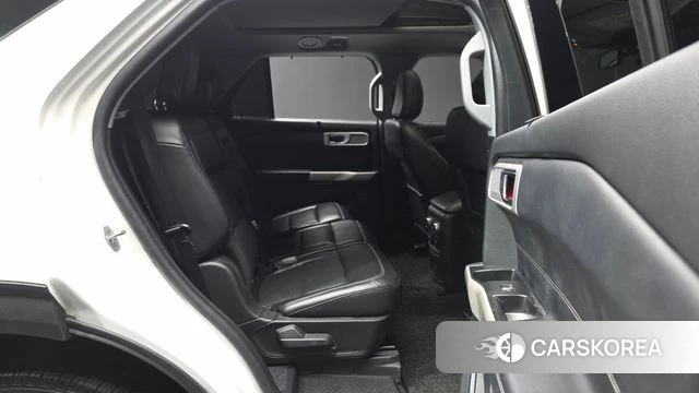 Ford Explorer 6th Generation 2022 Белый из Кореи, фото 3