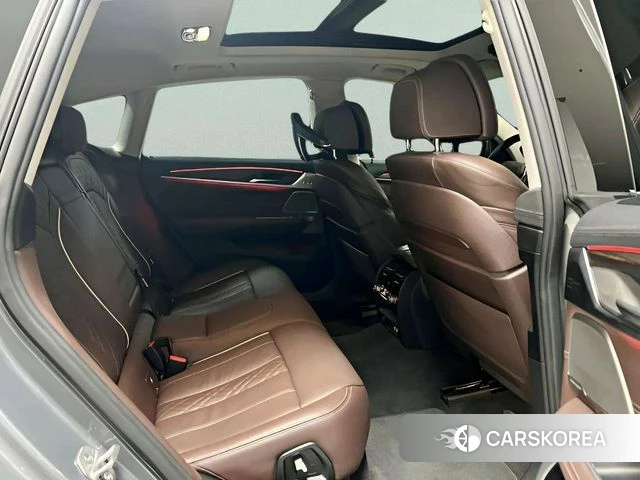 BMW 6 Series GT (G32) 2023 Серебристо-серый из Кореи, фото 3