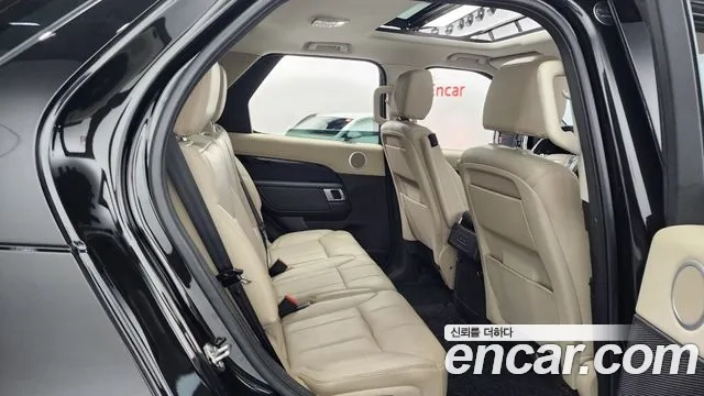 Land Rover Discovery 5 2018 Черный из Кореи, фото 3