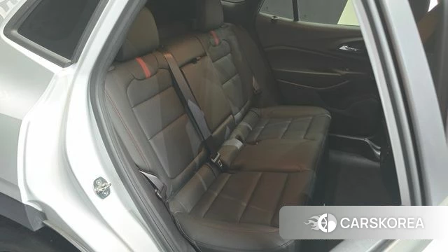 Chevrolet (GM Daewoo) Trax Crossover 2023 Белый из Кореи, фото 3