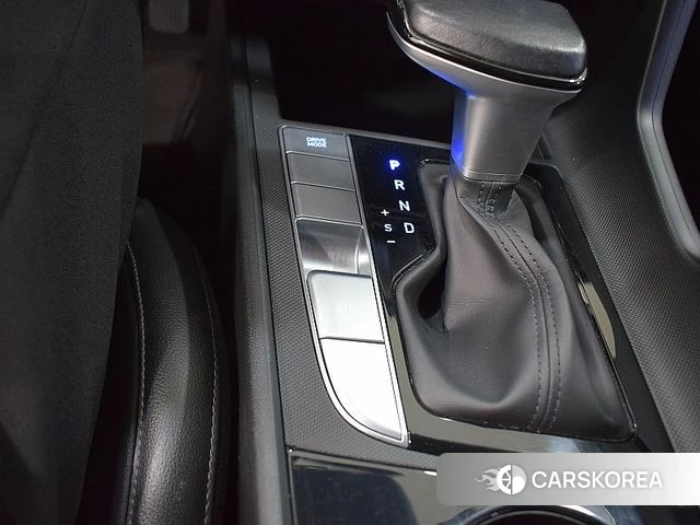 Hyundai Avante Hybrid (CN7) 2023 Белый из Кореи, фото 3