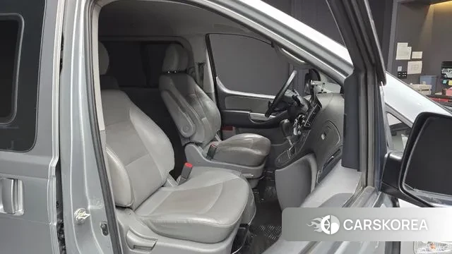 Hyundai The New Grand Starex 2018 Серебряный из Кореи, фото 3