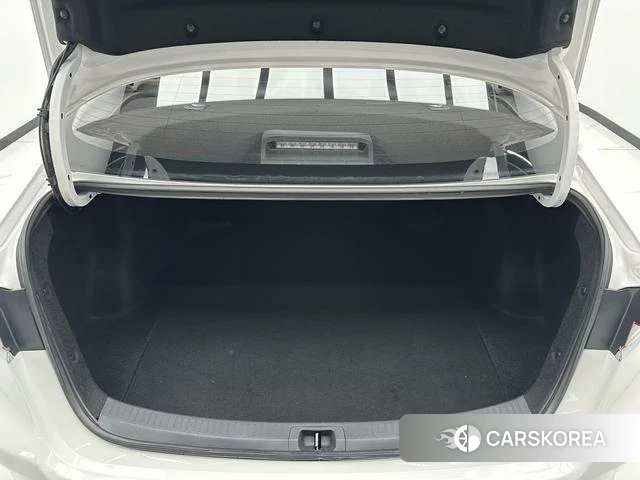 Toyota Corolla 2022 Белый из Китая, фото 3