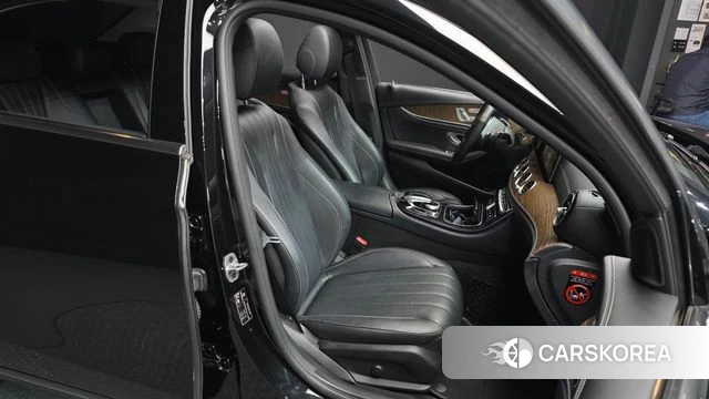 Mercedes-Benz E-Class W213 2019 Черный из Кореи, фото 3