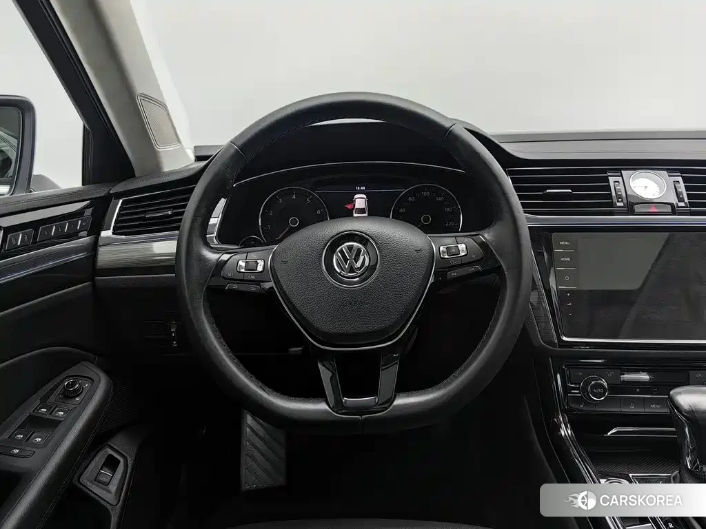 Volkswagen Phideon 2018 Черный из Китая, фото 4