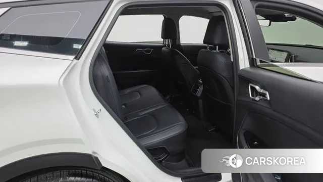 Kia Sportage 5th Generation Hybrid 2024 Белый из Кореи, фото 3