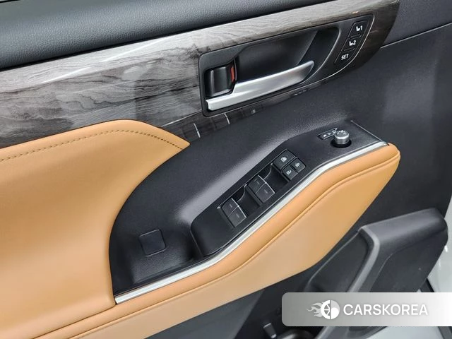 Toyota Highlander 4th Generation 2025 Белый из Кореи, фото 3