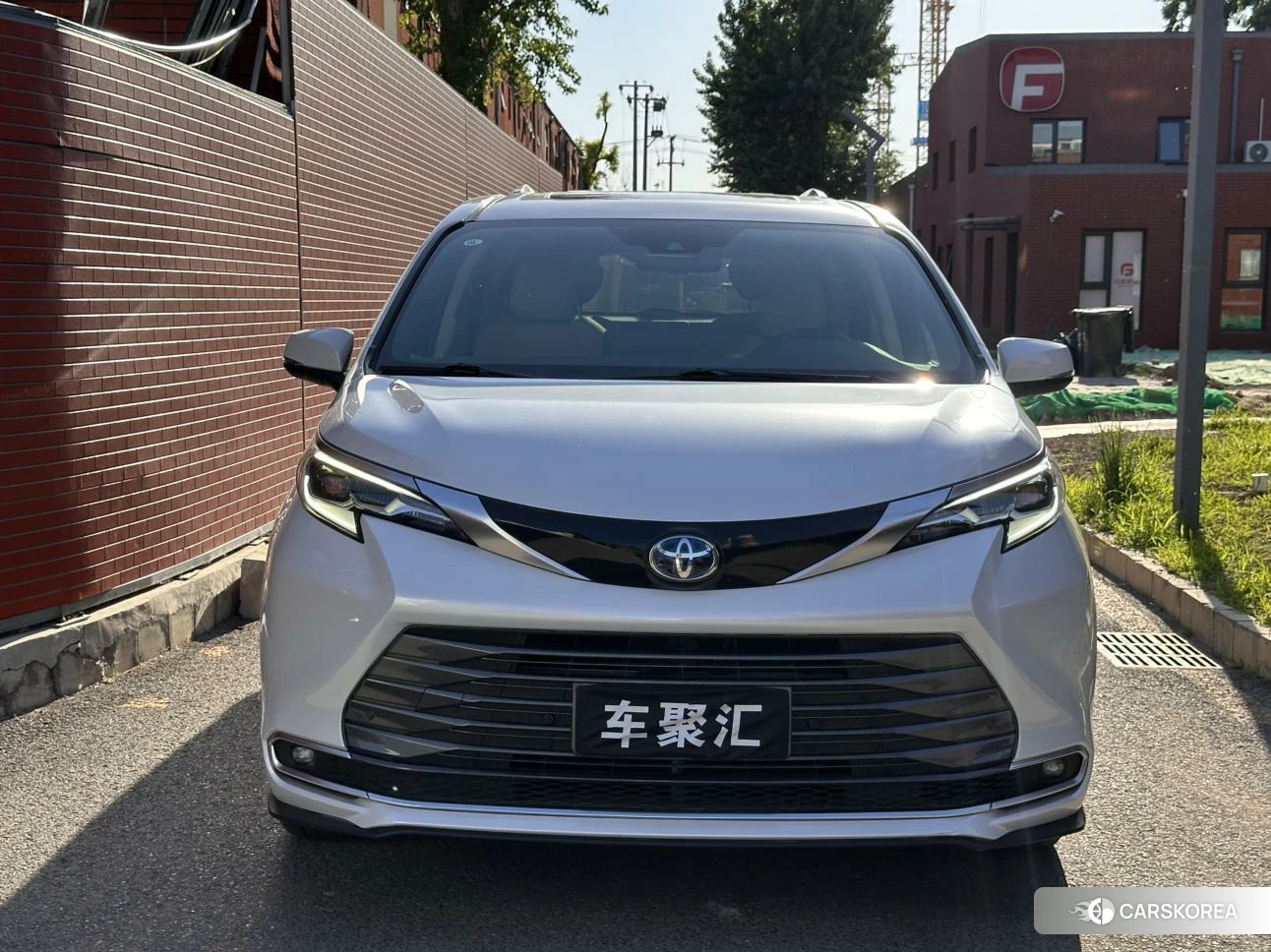 Toyota Saina 2021 Белый из Китая, фото 3