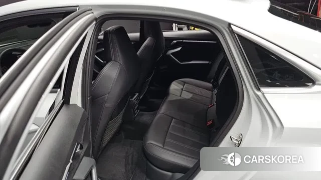 Audi A3 (8Y) 2025 Белый из Кореи, фото 3