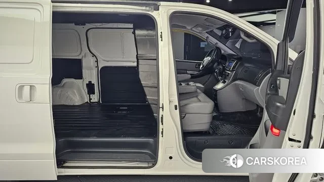 Hyundai The New Grand Starex 2019 Белый из Кореи, фото 3