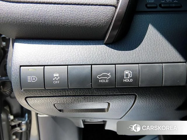 Toyota Camry (XV70) 2024 Серый из Кореи, фото 3