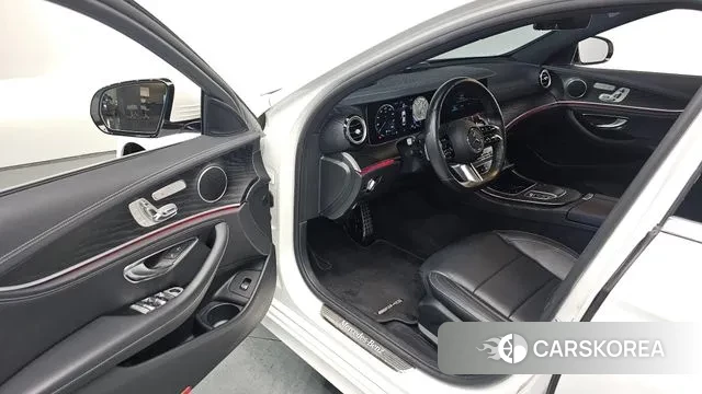 Mercedes-Benz E-Class W213 2021 Белый из Кореи, фото 3