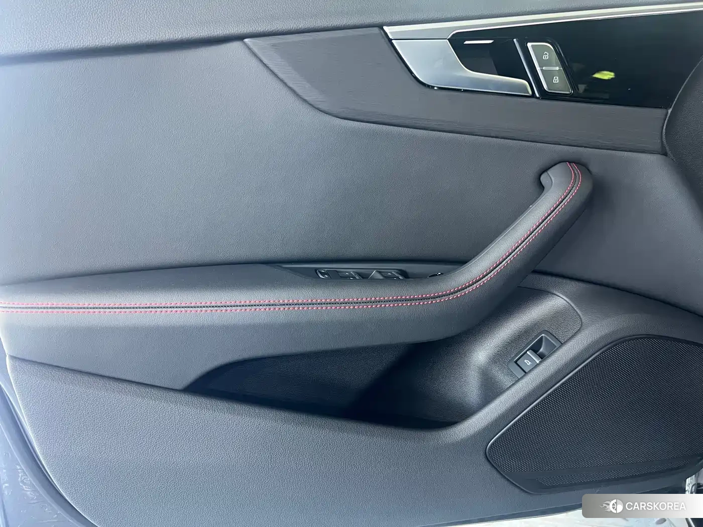 Audi A4L 2026 Silver/gray из Китая, фото 3