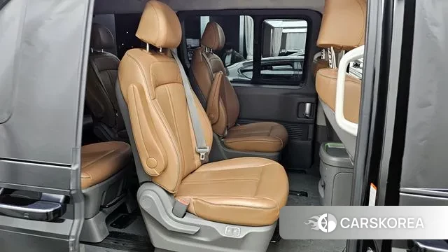 Hyundai Staria 2023 Черный из Кореи, фото 3