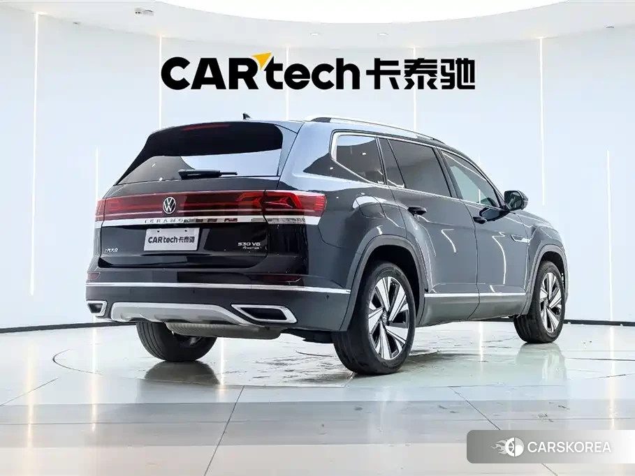 Volkswagen Touareg 2023 Черный из Китая, фото 3