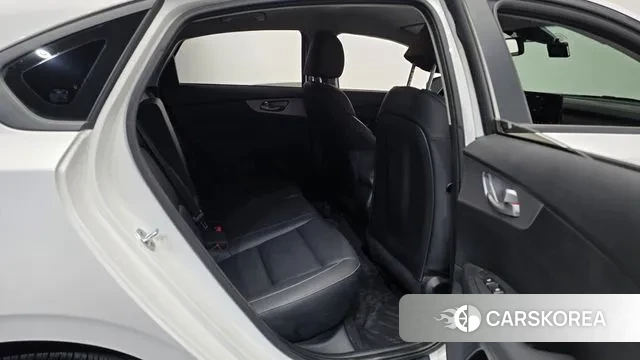 Kia The New K3 2nd generation 2021 Белый из Кореи, фото 3