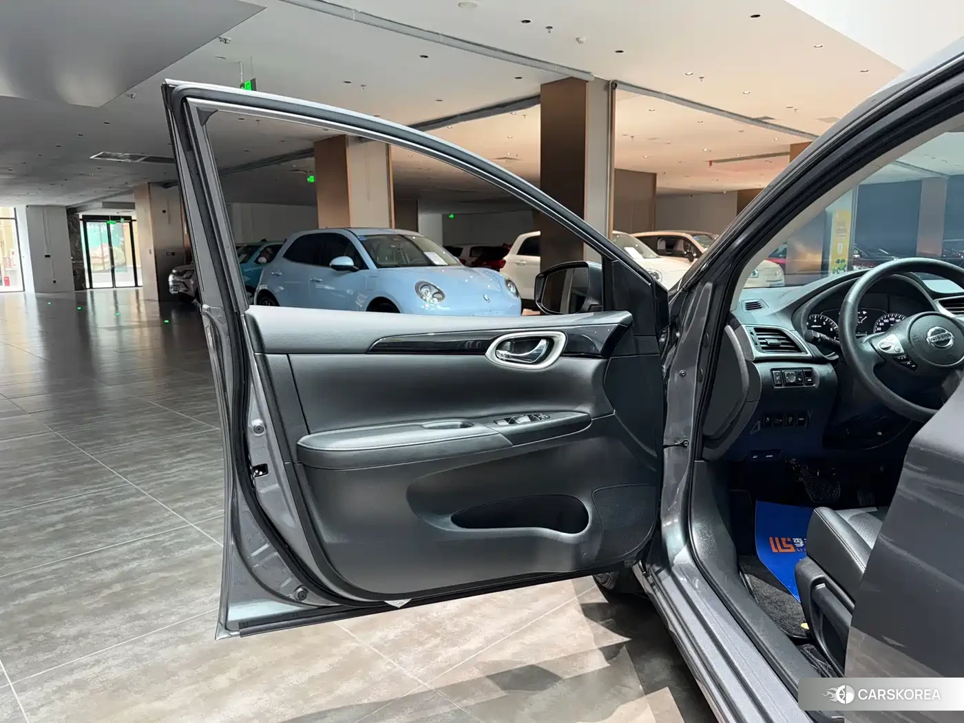 Nissan Sylphy 2022 Silver/gray из Китая, фото 3