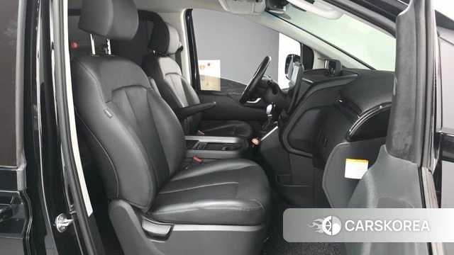 Hyundai Staria 2024 Черный из Кореи, фото 3