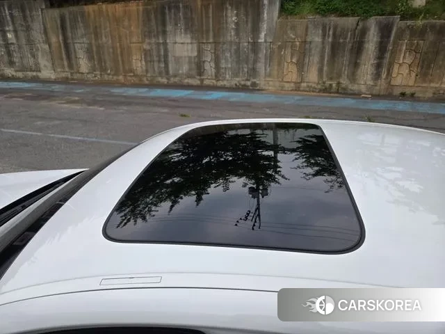 BMW 5 Series (G30) 2018 Белый из Кореи, фото 3