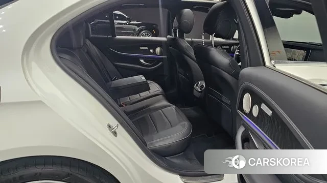 Mercedes-Benz E-Class W213 2022 Белый из Кореи, фото 3