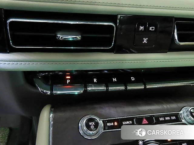 Lincoln Aviator 2nd generation 2021 Белый из Кореи, фото 3