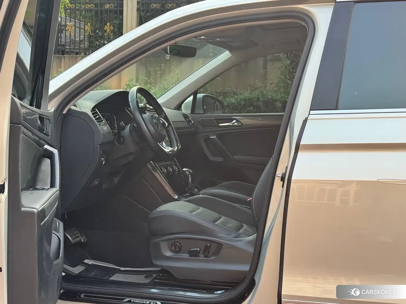 Volkswagen Tiguan L 2021 Silver/gray из Китая, фото 3