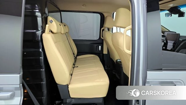 Hyundai Staria 2023 Серебряный из Кореи, фото 3