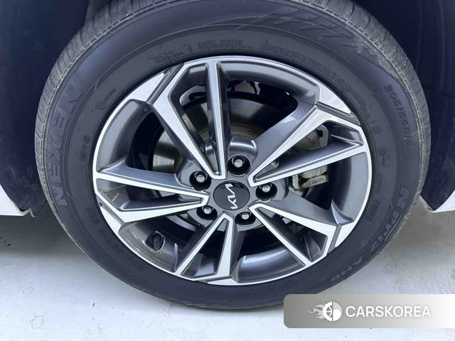 Kia K3 2023 Белый из Китая, фото 3