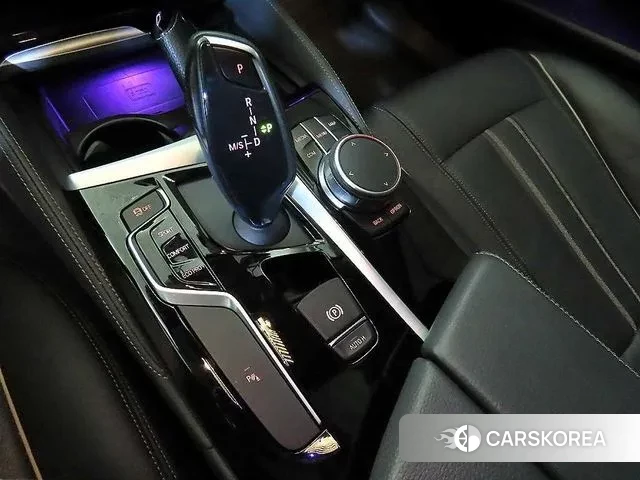 BMW 5 Series (G30) 2019 Белый из Кореи, фото 3