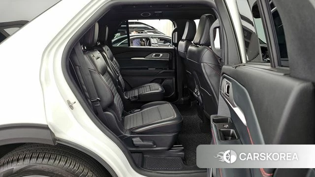 Ford Explorer 6th Generation 2025 Белый из Кореи, фото 3