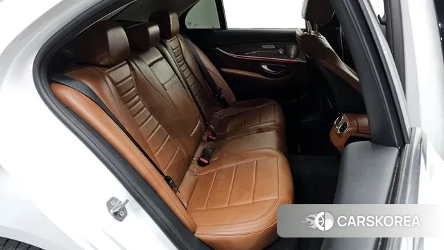 Mercedes-Benz E-Class W213 2018 Белый из Кореи, фото 3