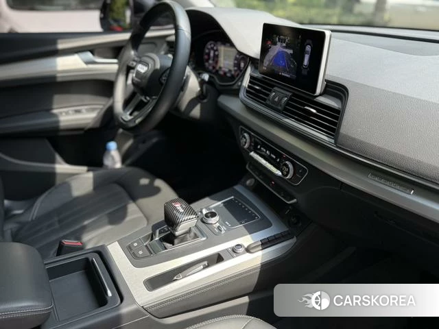 Audi Q5L 2021 Черный из Китая, фото 3