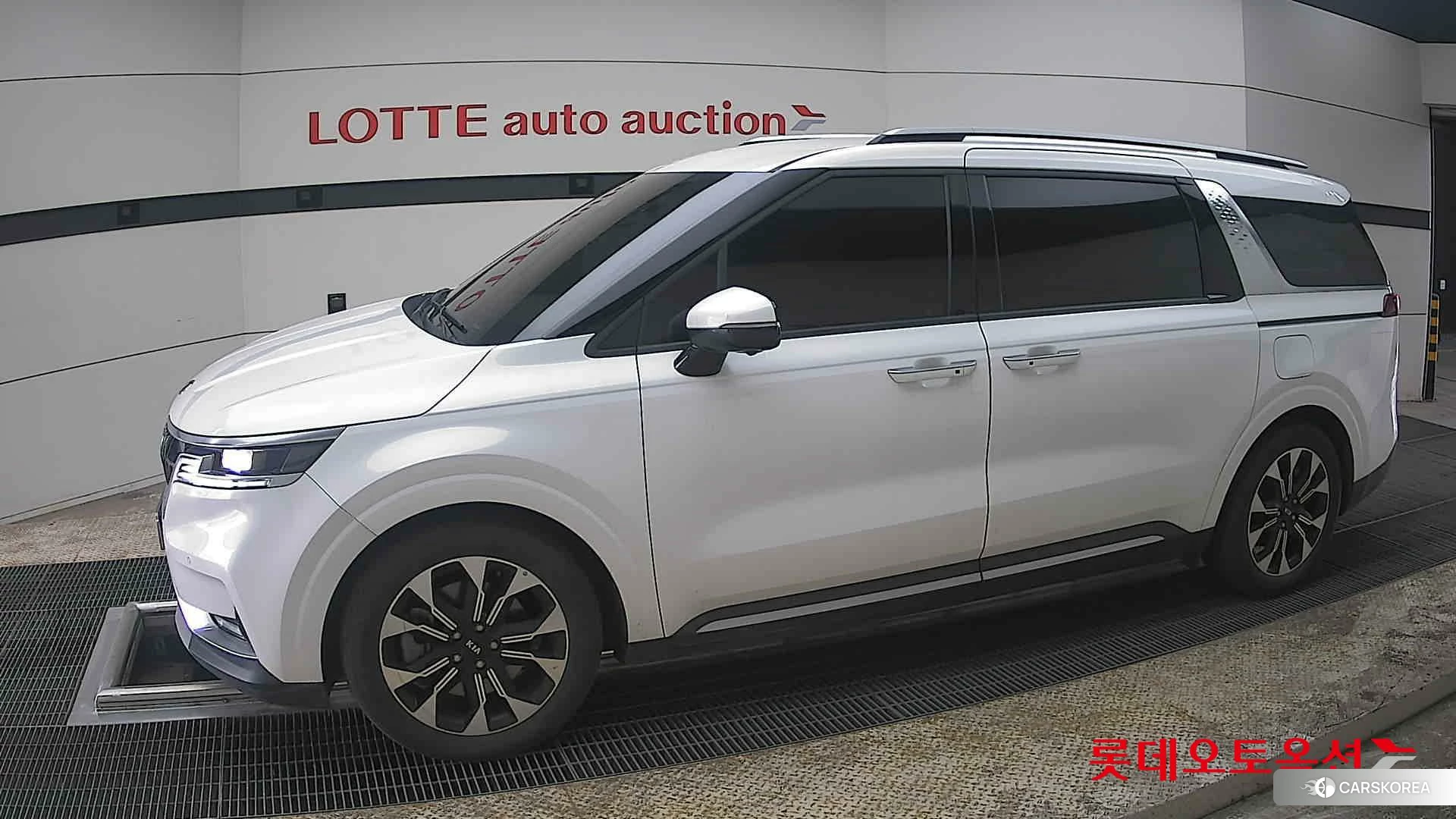 Kia Carnival 2021 Белый из Кореи, фото 3