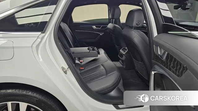 Audi A6 (C8) 2021 Белый из Кореи, фото 3