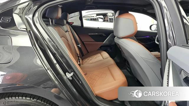 BMW 5 Series (G60) 2025 Серый из Кореи, фото 3