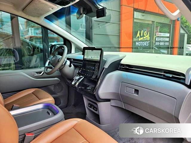 Hyundai Staria 2022 Белый из Кореи, фото 3