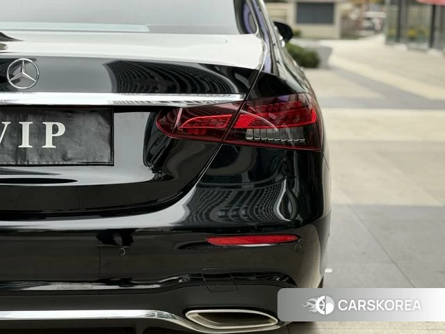 Mercedes-Benz E-class 2022 Черный из Китая, фото 3