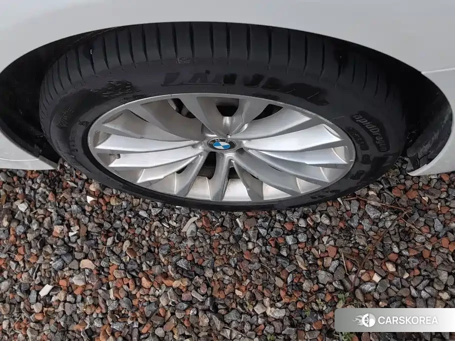 BMW 5 series 2022 Белый из Китая, фото 3